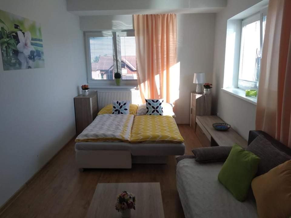Apartman NAOMI E12 Nova Lesna Bagian luar foto