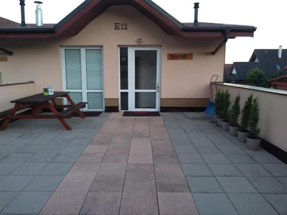 Apartman NAOMI E12 Nova Lesna Bagian luar foto